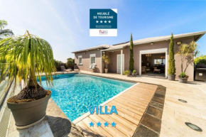Villa avec piscine vue mer et montagne visite à la ferme